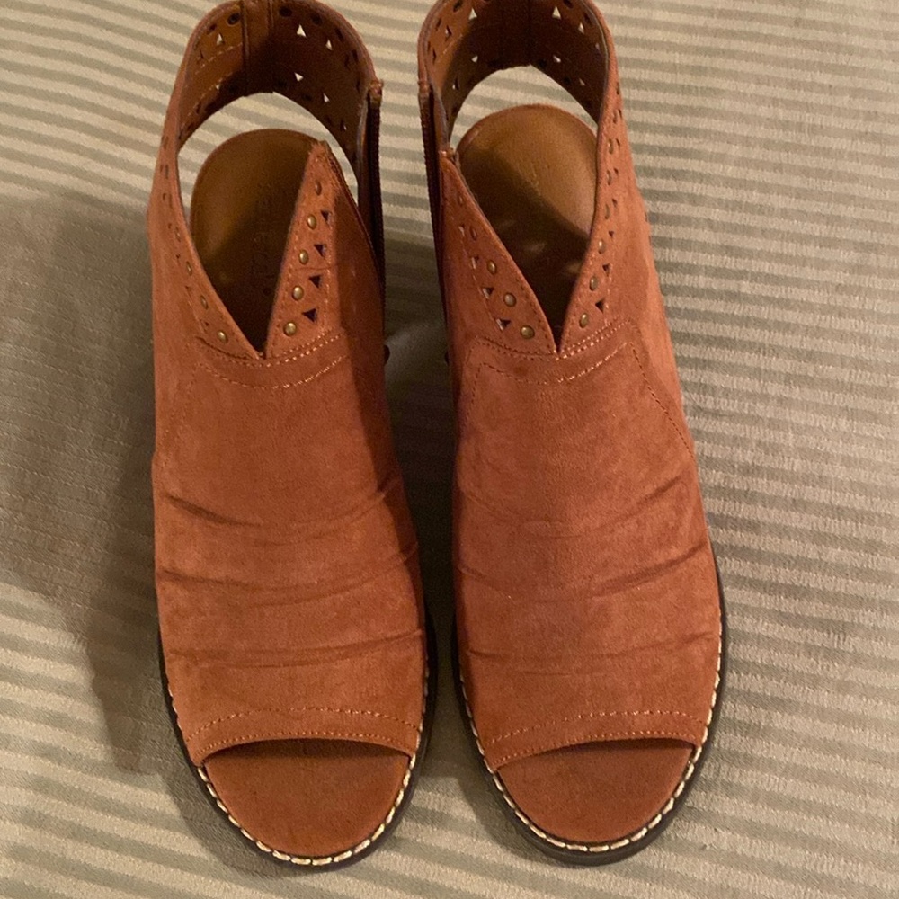 NWOT Francesca’s Wrenn cognac suede peep toe heels.  3 1/4 inch heels.  Size 8.5